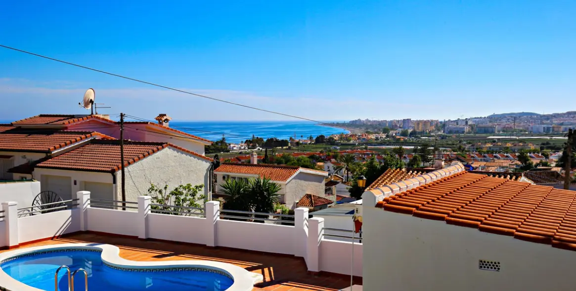 Продажа  отдельно стоящей виллы в Caleta de Vélez 8