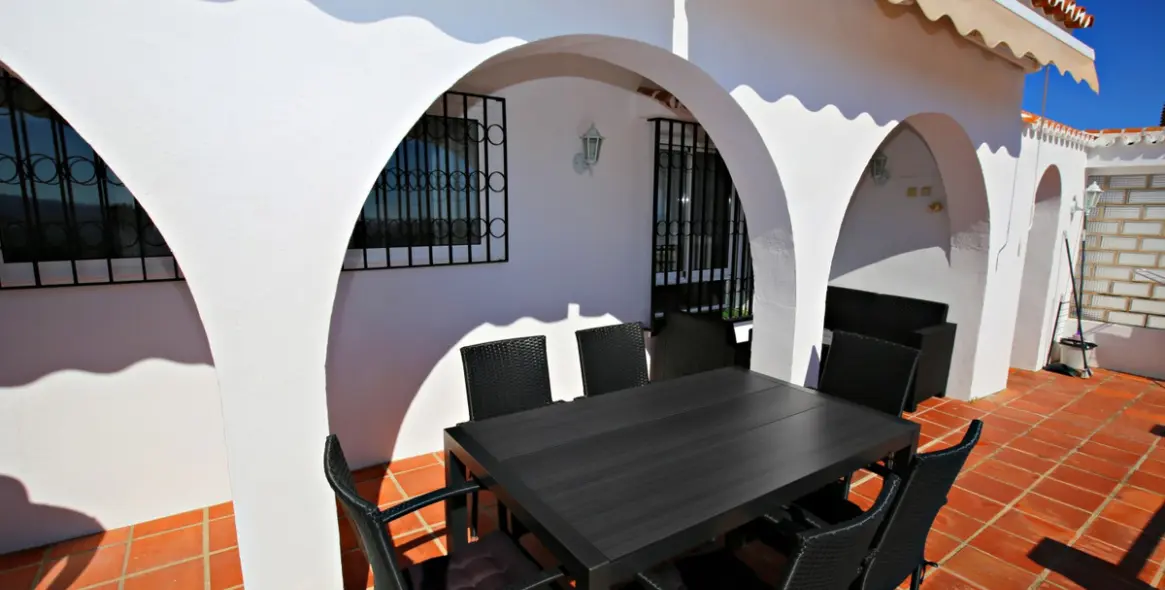 Продажа  отдельно стоящей виллы в Caleta de Vélez 9