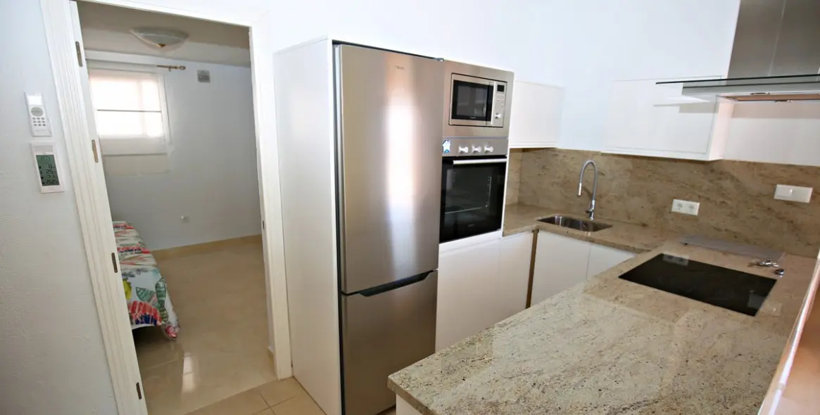 Продажа  отдельно стоящей виллы в Caleta de Vélez 14