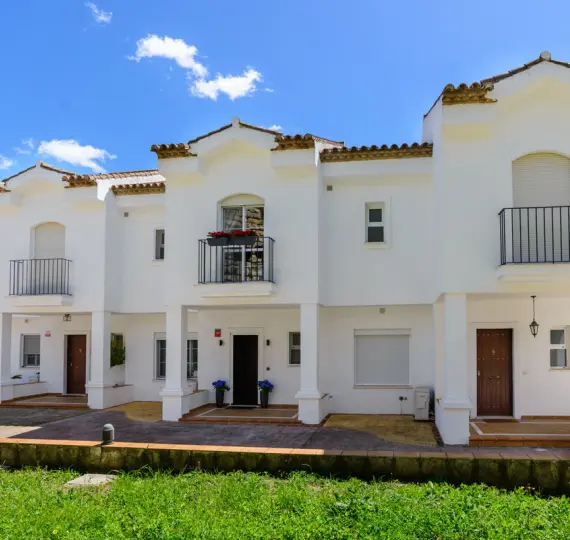 Продажа дома на две семьи в Benahavís