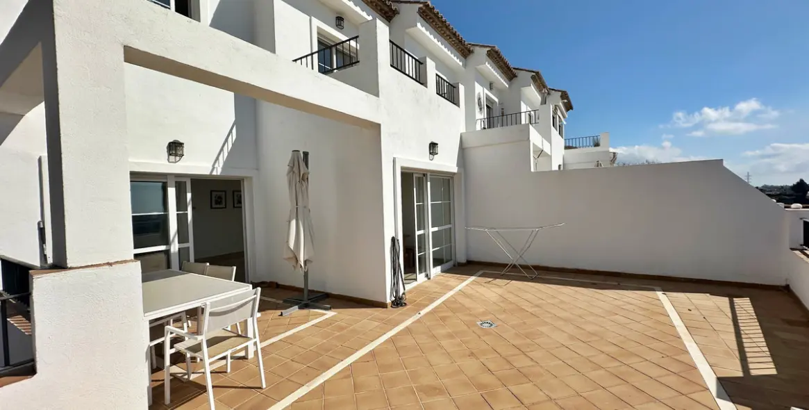 Продажа дома на две семьи в Benahavís 3