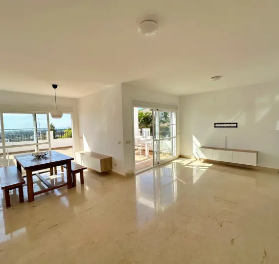 Продажа дома на две семьи в Benahavís