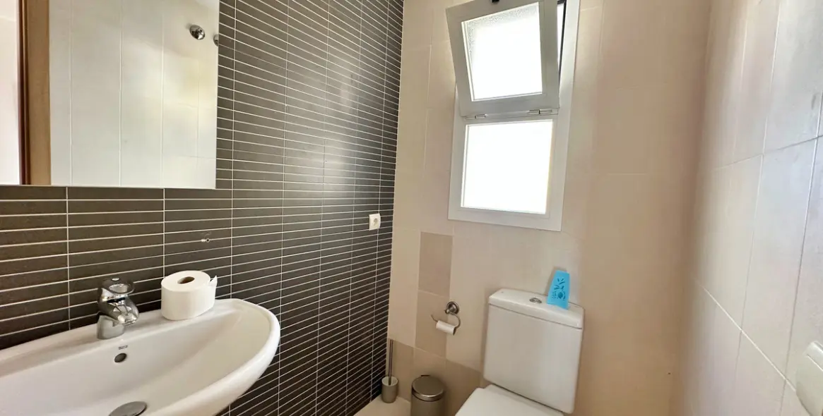 Продажа дома на две семьи в Benahavís 13