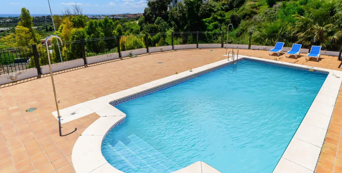 Продажа дома на две семьи в Benahavís 14