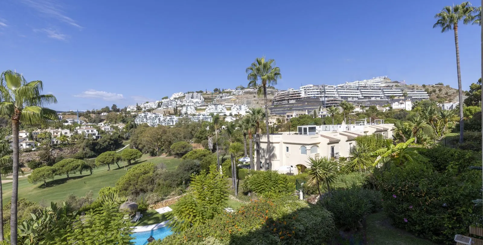 Sale of penthouse in La Quinta 22