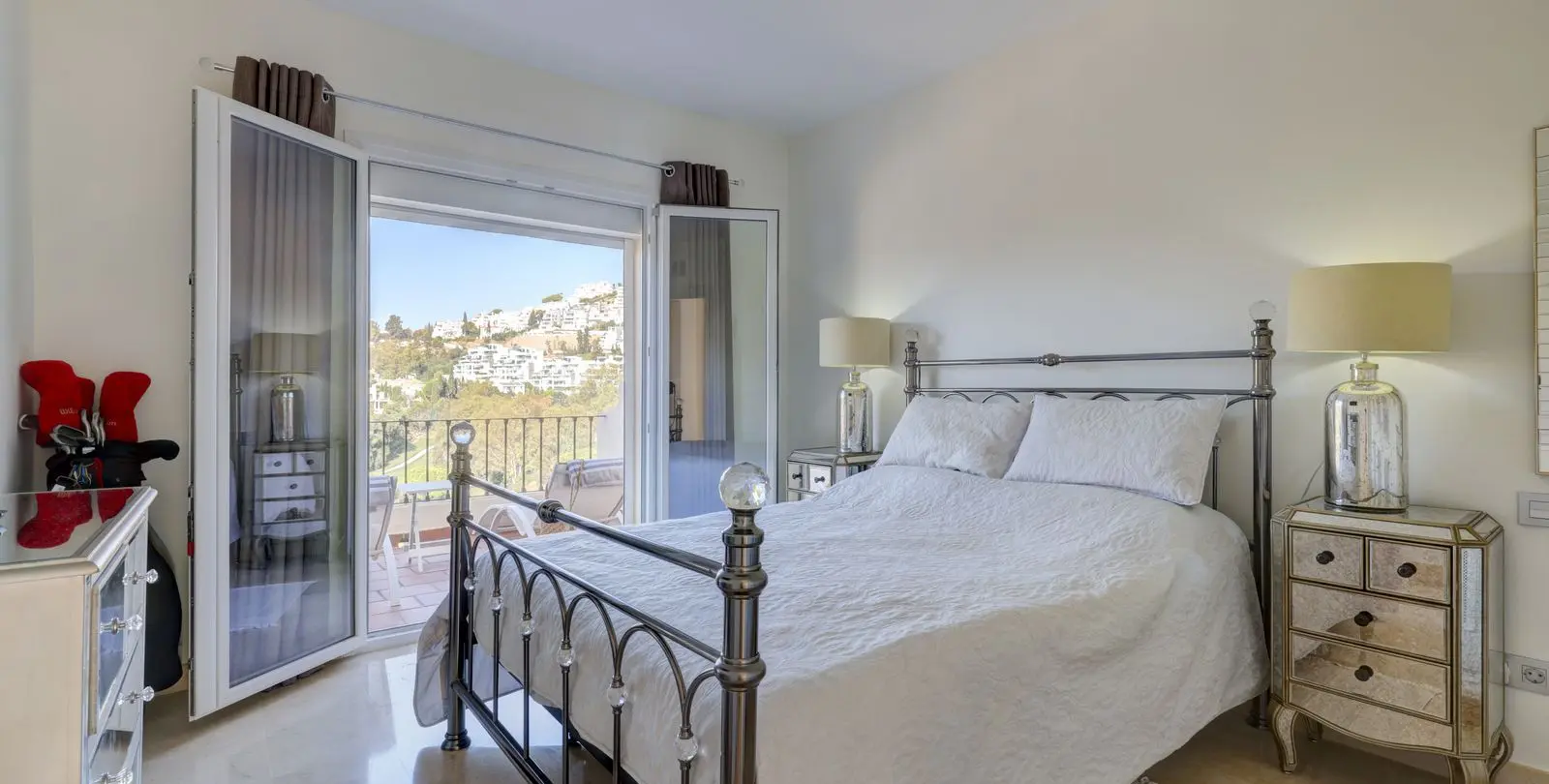 Sale of penthouse in La Quinta 28