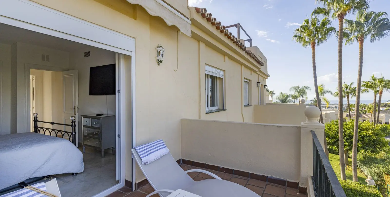 Sale of penthouse in La Quinta 32