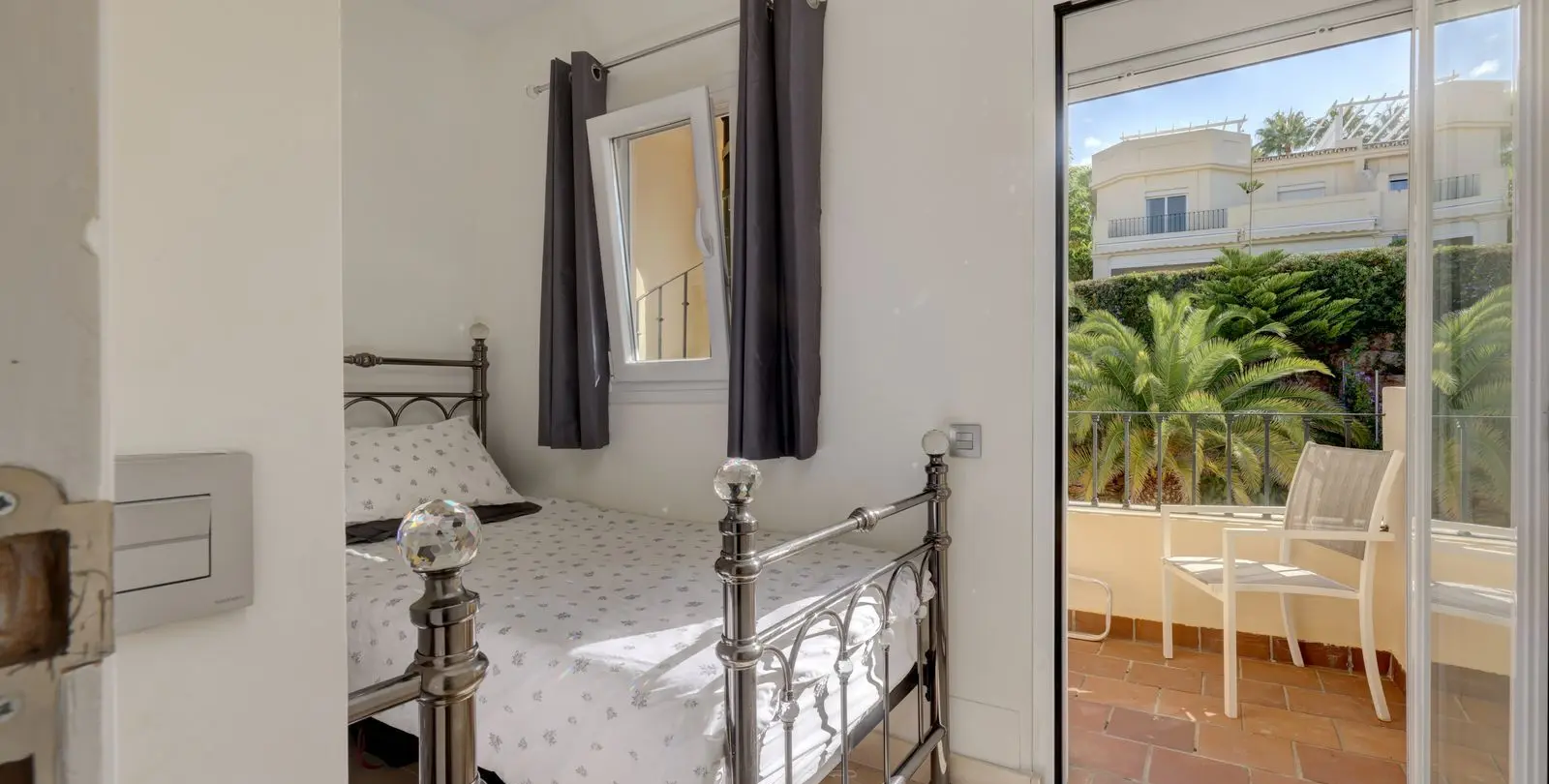 Sale of penthouse in La Quinta 46