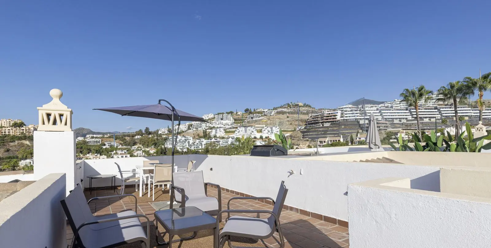 Sale of penthouse in La Quinta 50