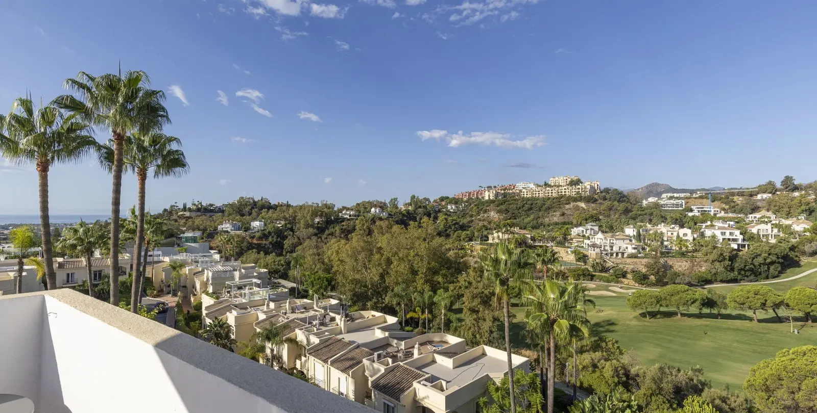 Sale of penthouse in La Quinta 54