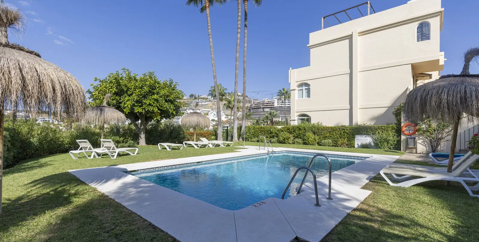 Sale of penthouse in La Quinta 59