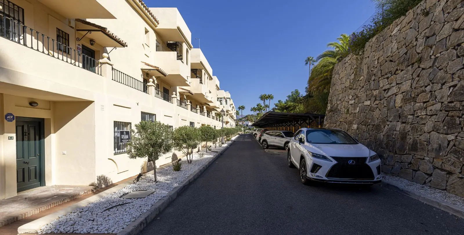 Sale of penthouse in La Quinta 60