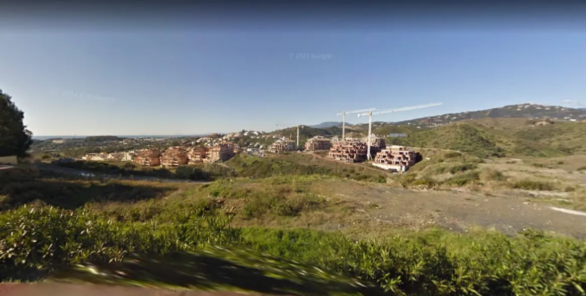 Продажа  жилого участка в Nueva Andalucía 1