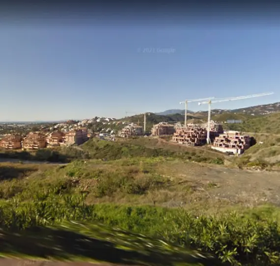 Venta de parcela residencial en Nueva Andalucía