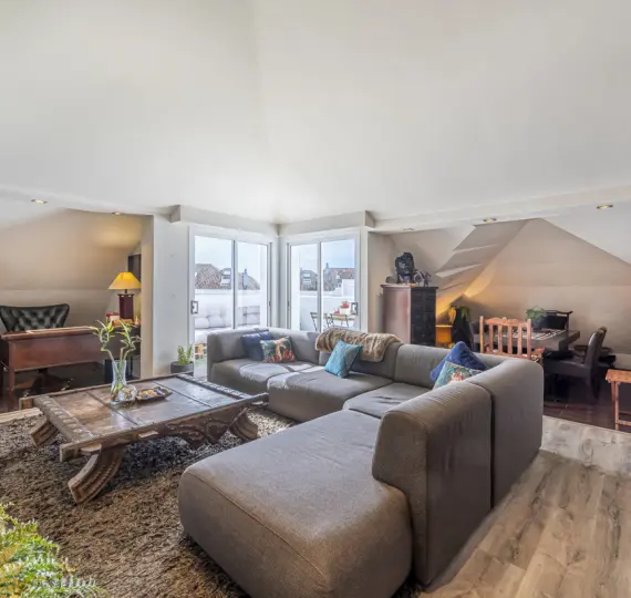 Sale of penthouse in The Golden Mile