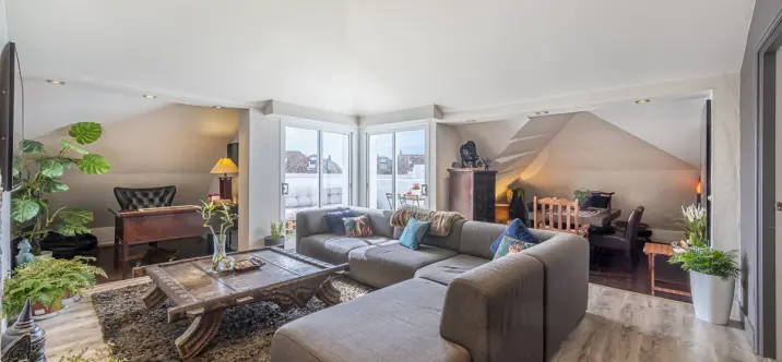 Sale of penthouse in The Golden Mile 1