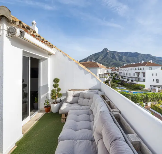 Sale of penthouse in The Golden Mile