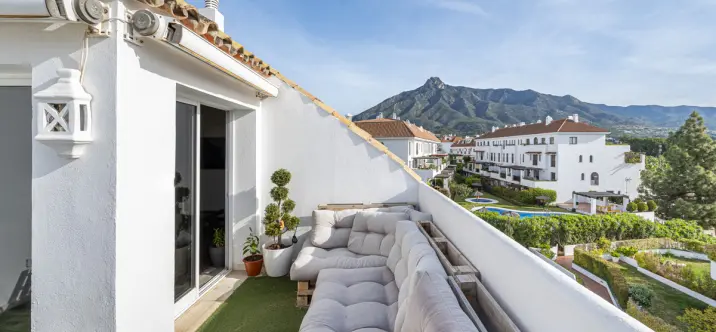 Sale of penthouse in The Golden Mile 2