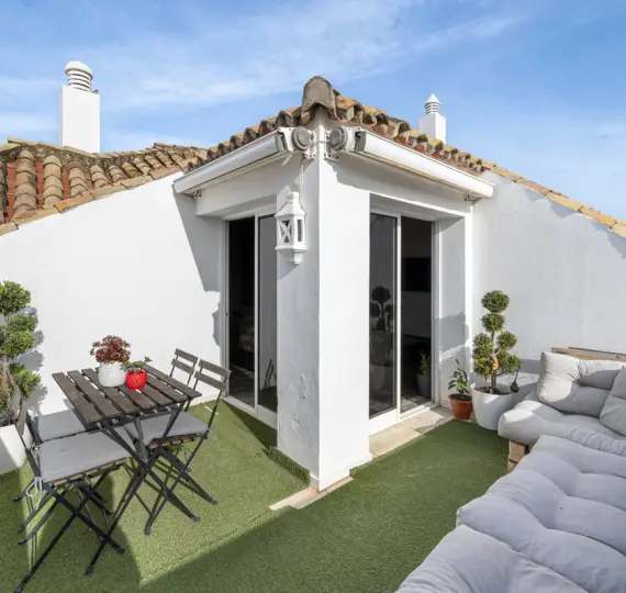 Sale of penthouse in The Golden Mile