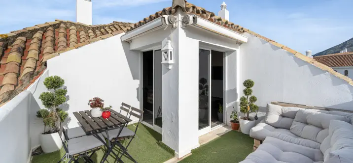 Sale of penthouse in The Golden Mile 3