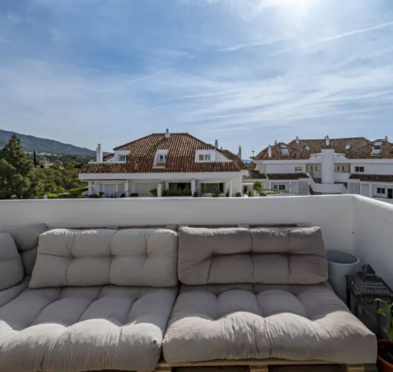 Sale of penthouse in The Golden Mile