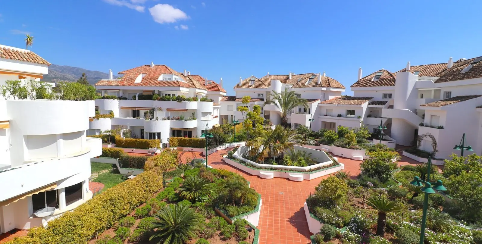 Sale of penthouse in The Golden Mile 3