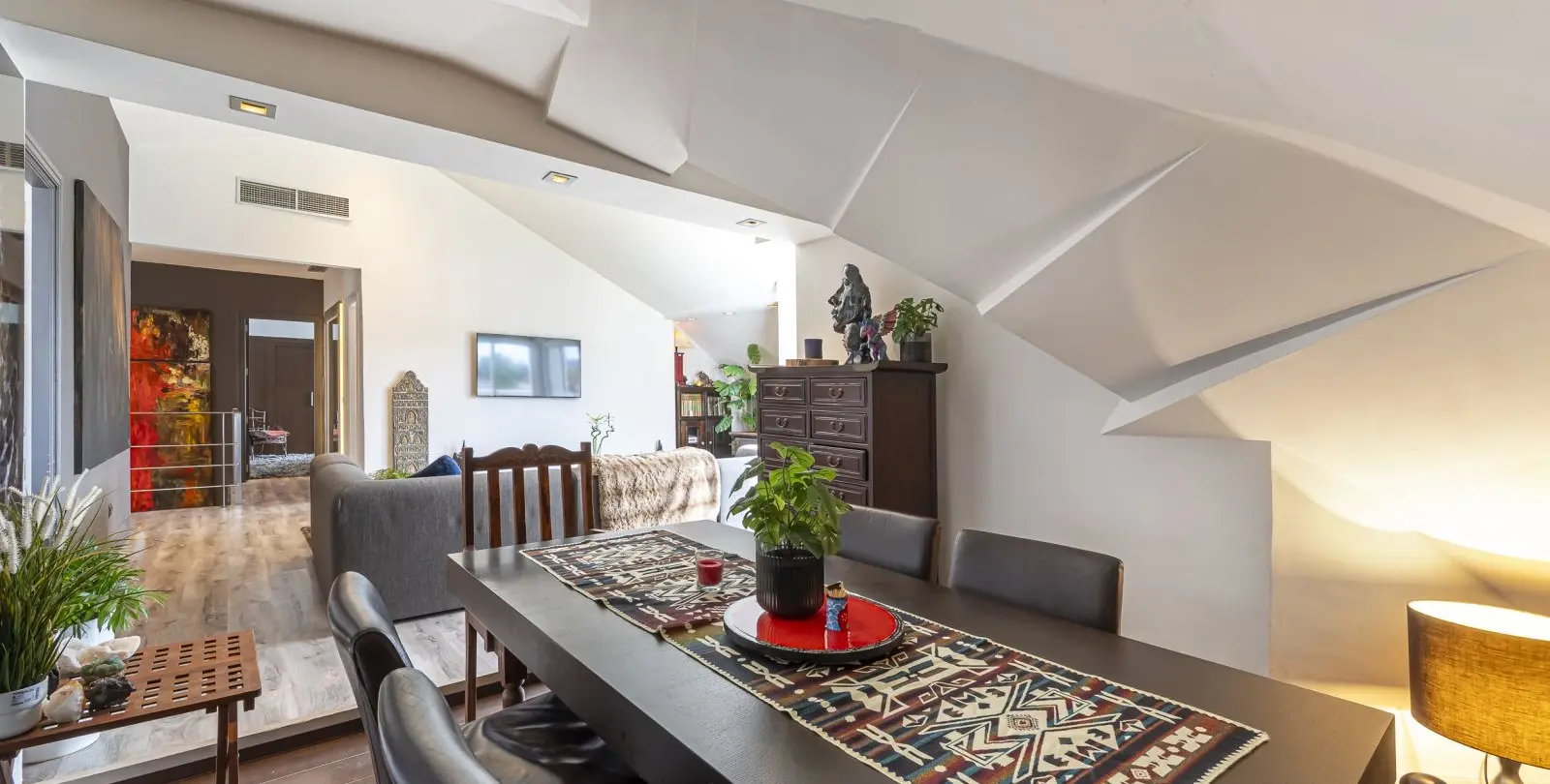 Sale of penthouse in The Golden Mile 20
