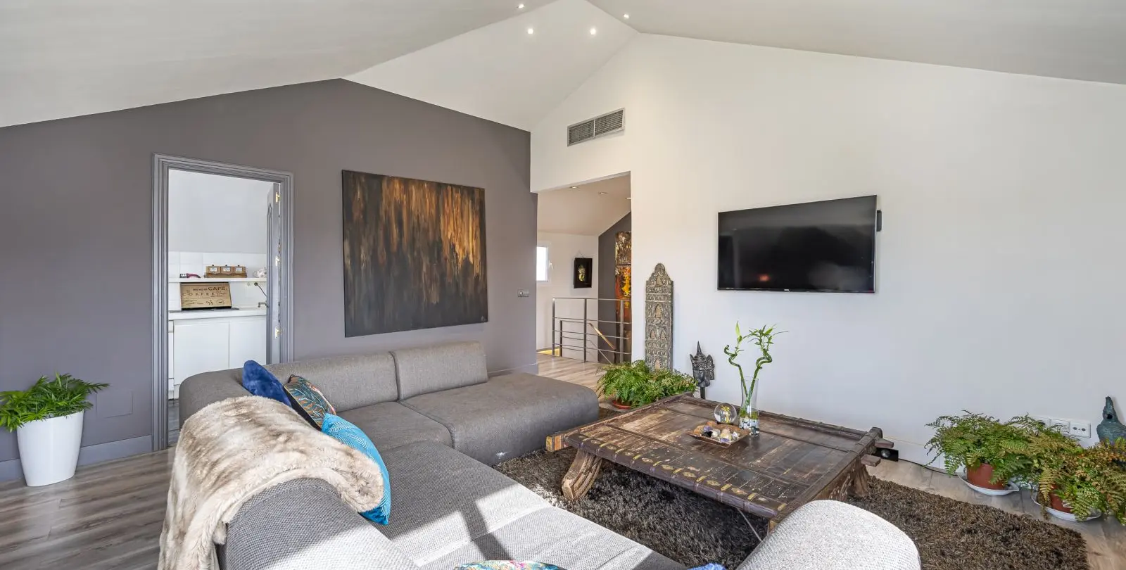 Sale of penthouse in The Golden Mile 21