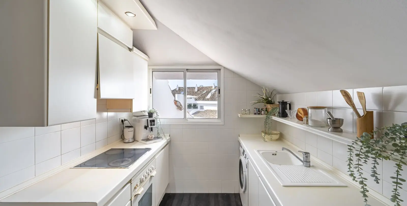 Sale of penthouse in The Golden Mile 22