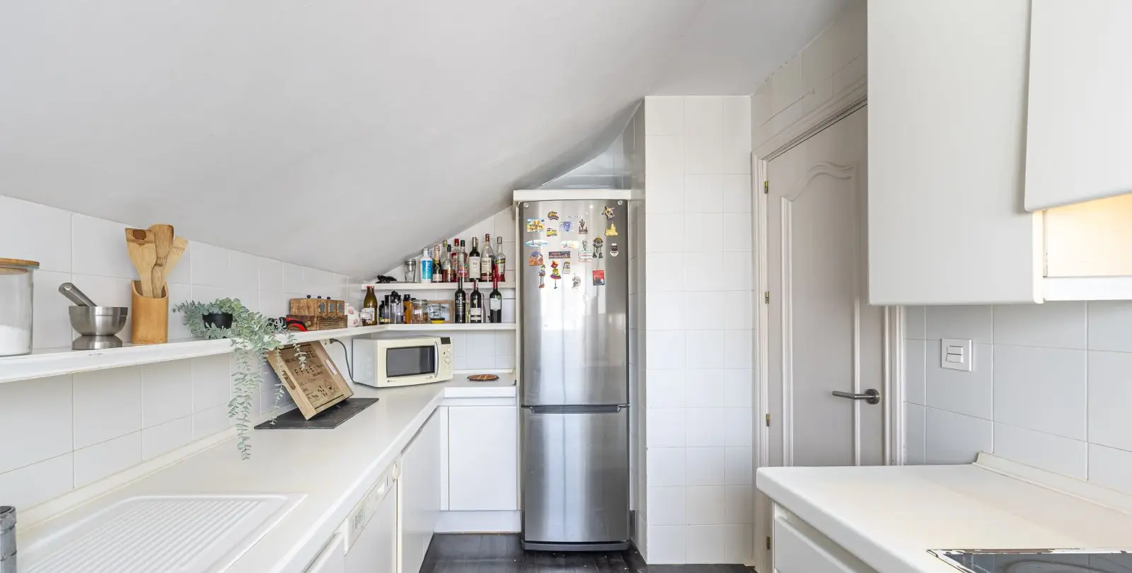 Sale of penthouse in The Golden Mile 23
