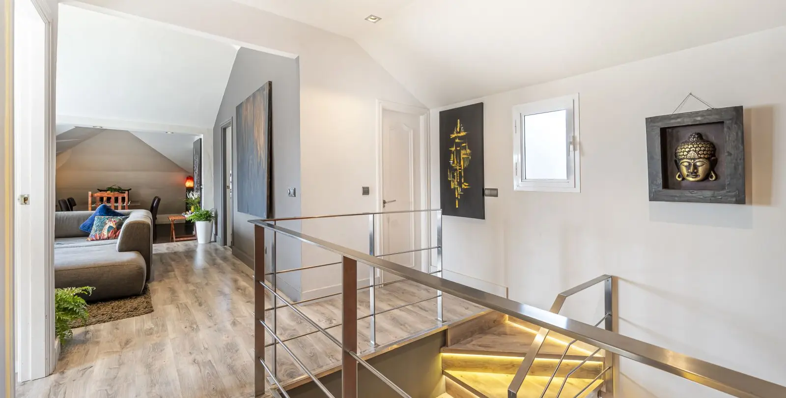 Sale of penthouse in The Golden Mile 25