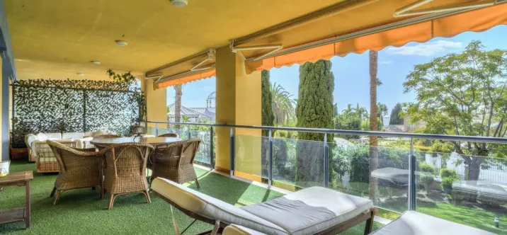 Middle floor apartment R5152009 0