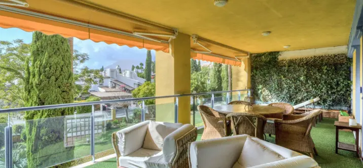 Middle floor apartment R5152009 4