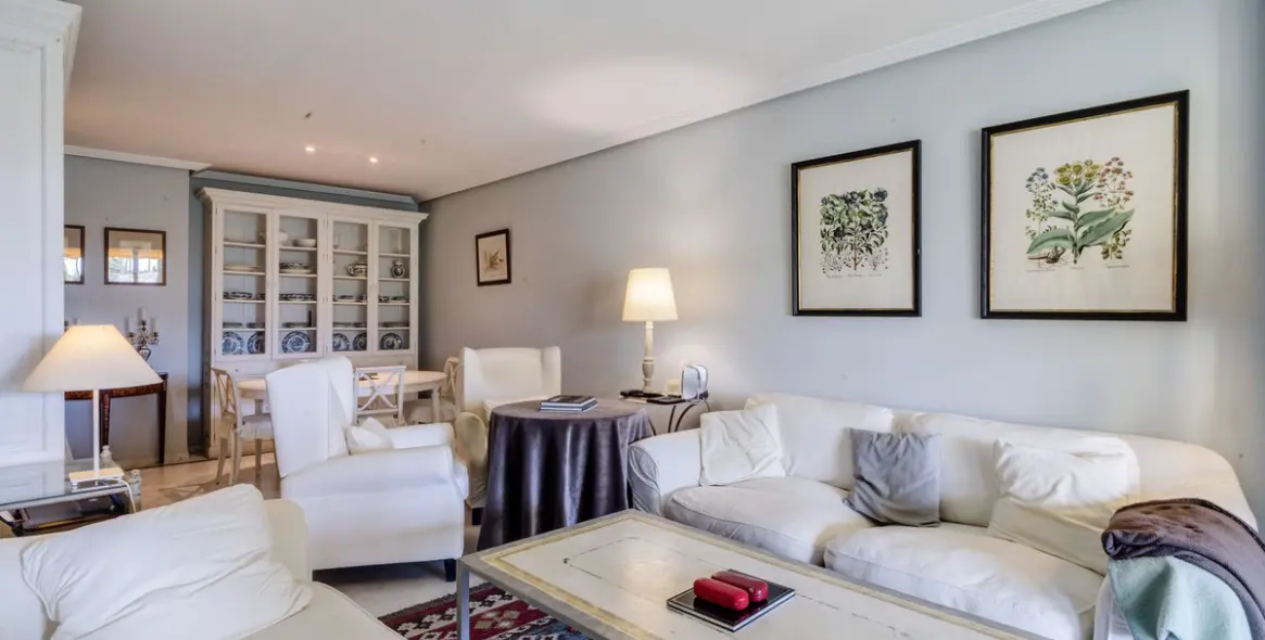 Sale of middle floor apartment in Marbella East (district Bahia De Marbella) 7