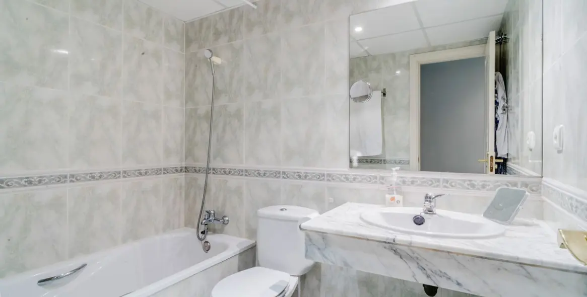 Продажа апартаментов на среднем этаже в Bahía de Marbella 21