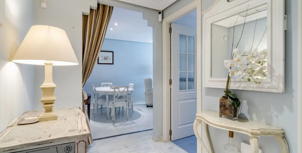 Продажа апартаментов на среднем этаже в Bahía de Marbella 22