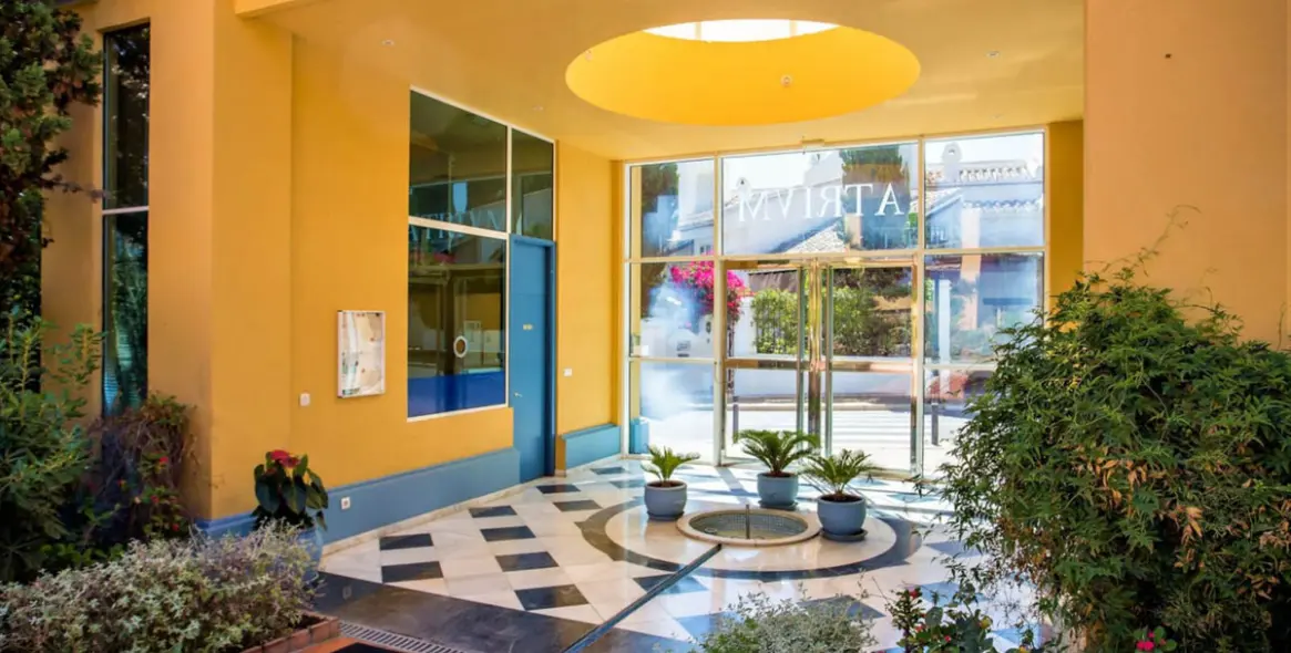 Продажа апартаментов на среднем этаже в Bahía de Marbella 25