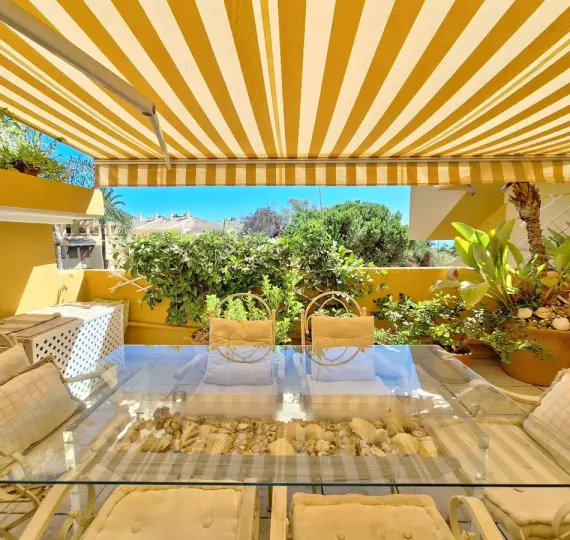 Sale of penthouse duplex in Elviria