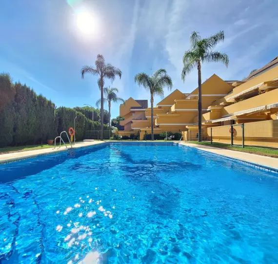 Sale of penthouse duplex in Elviria