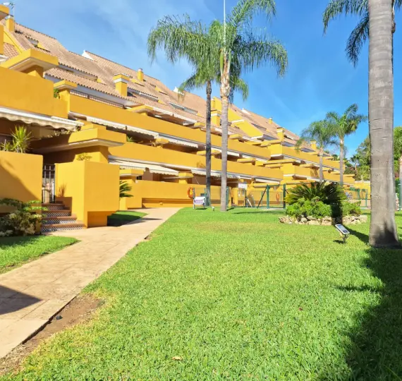 Sale of penthouse duplex in Elviria