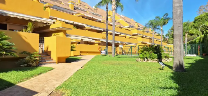 Sale of penthouse duplex in Elviria 2