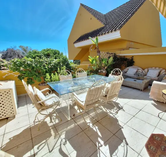 Sale of penthouse duplex in Elviria