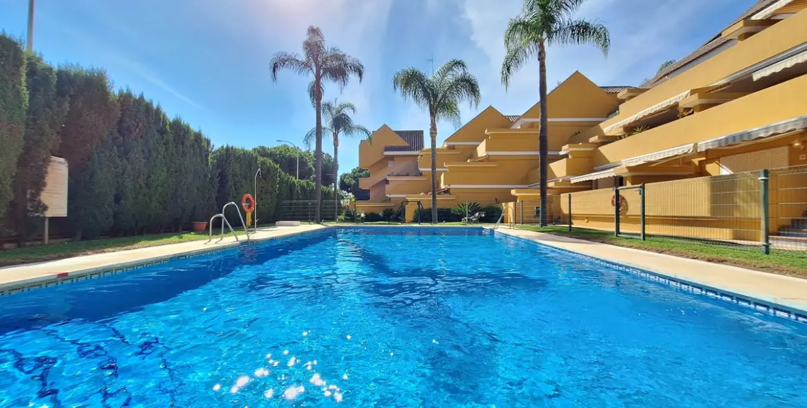 Продажа двухуровневого пентхауса в Elviria 4