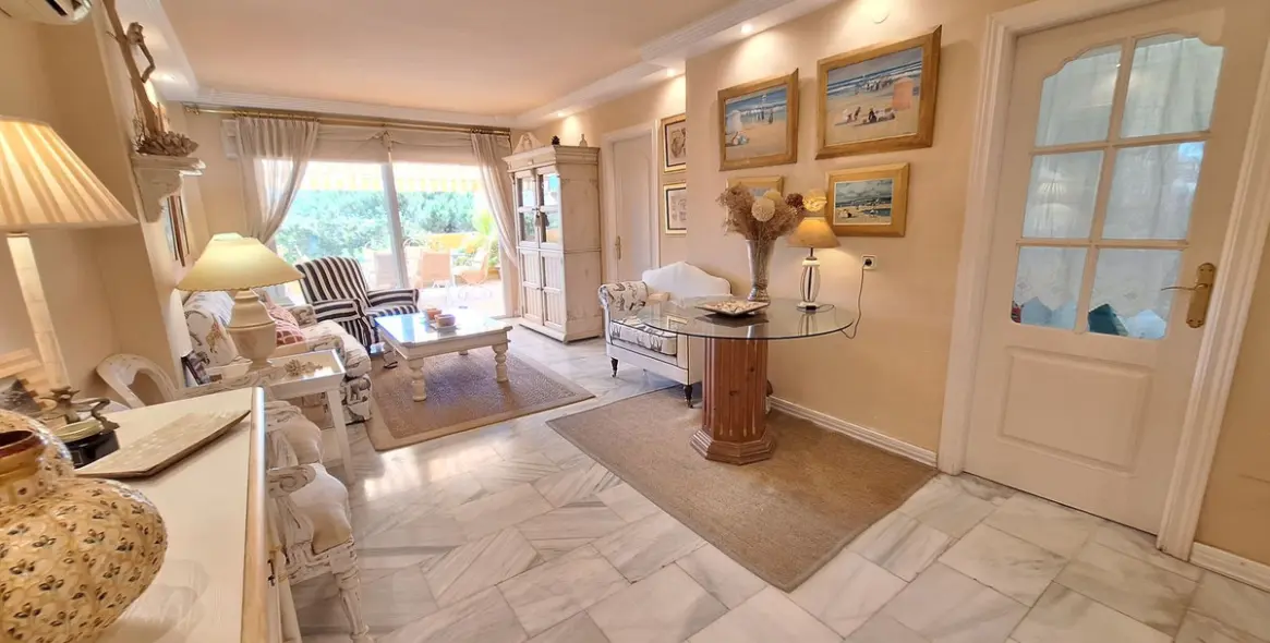 Продажа двухуровневого пентхауса в Elviria 8