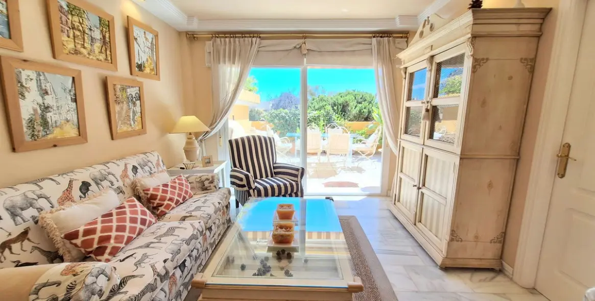 Продажа двухуровневого пентхауса в Elviria 10