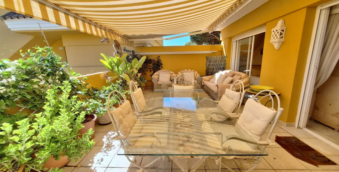 Продажа двухуровневого пентхауса в Elviria 11