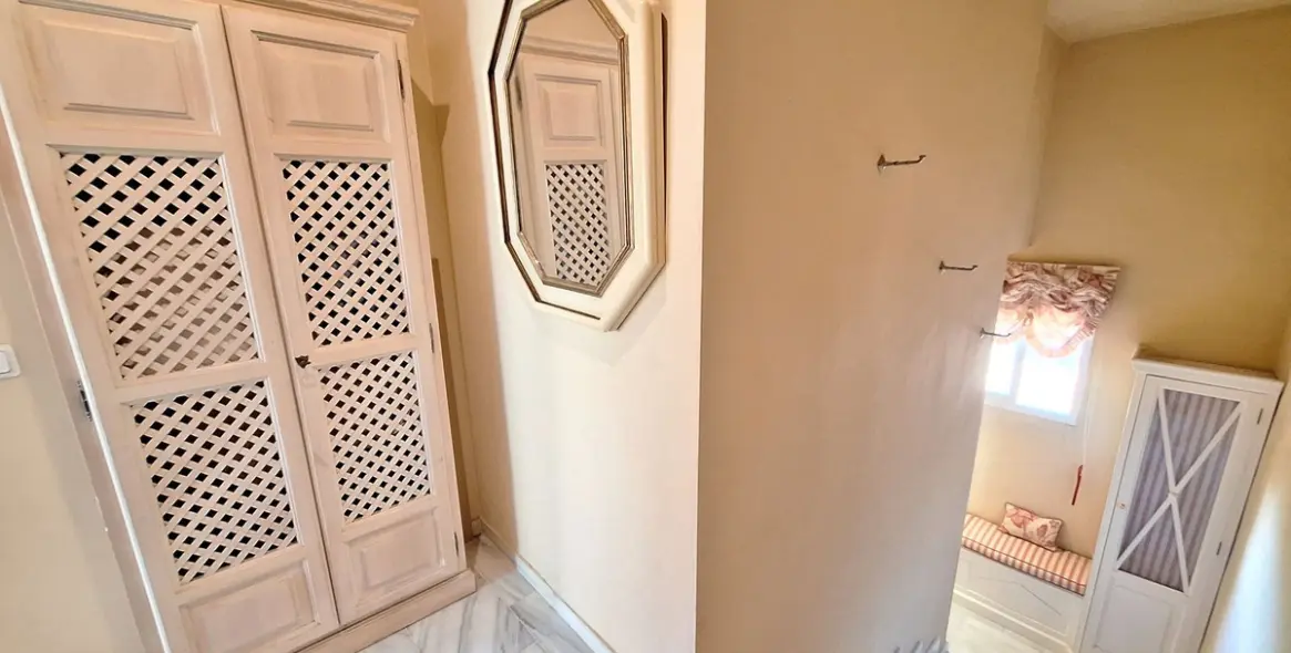 Продажа двухуровневого пентхауса в Elviria 27