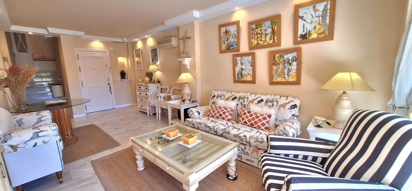 Продажа двухуровневого пентхауса в Elviria 1