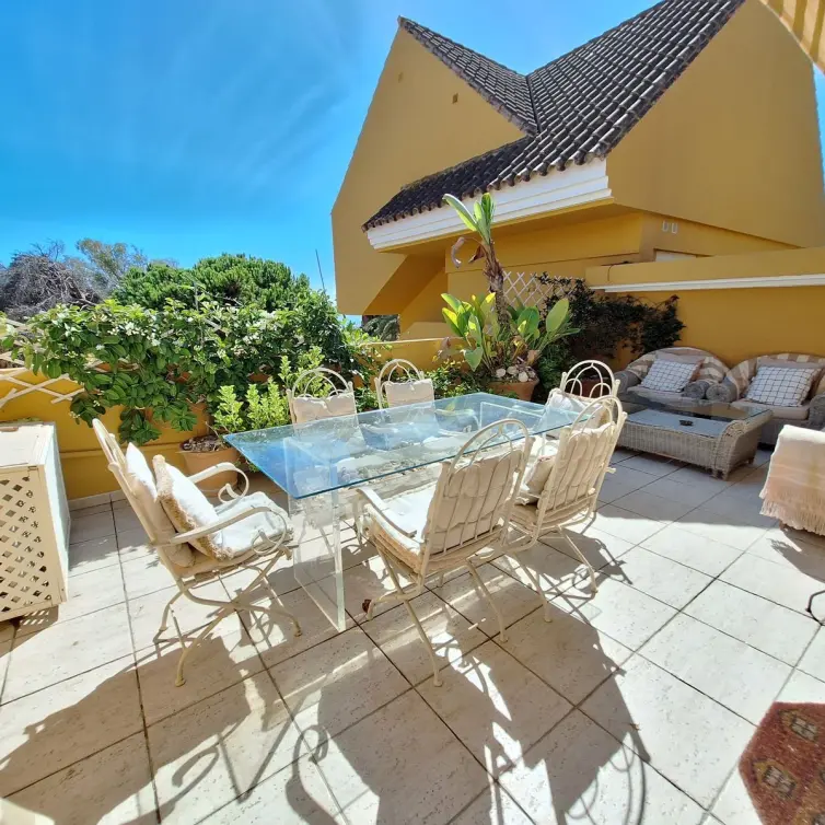 Продажа двухуровневого пентхауса в Elviria