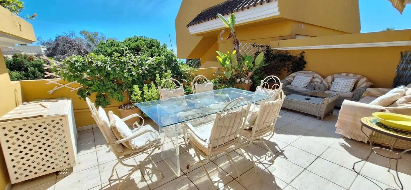 Продажа двухуровневого пентхауса в Elviria 2